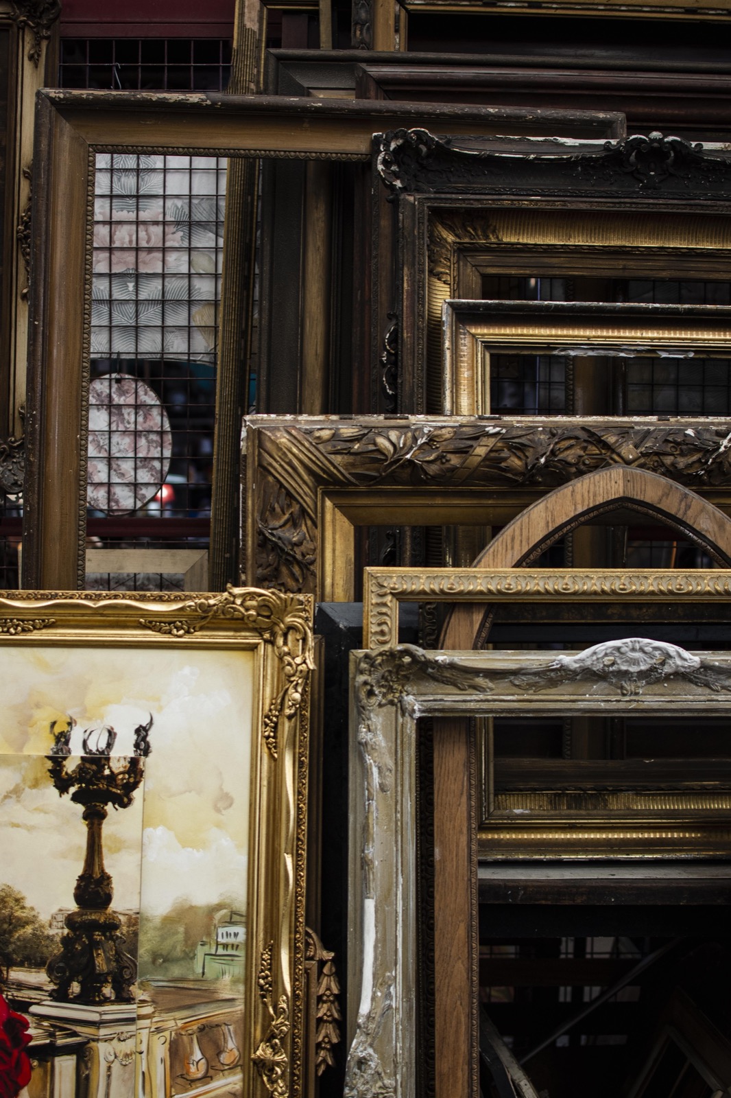 Lot 104 · Framed Prints and Mirrors